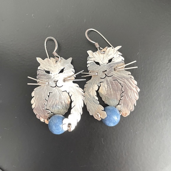 Sterling cat earrings with lapis ball - Picture 1 of 3